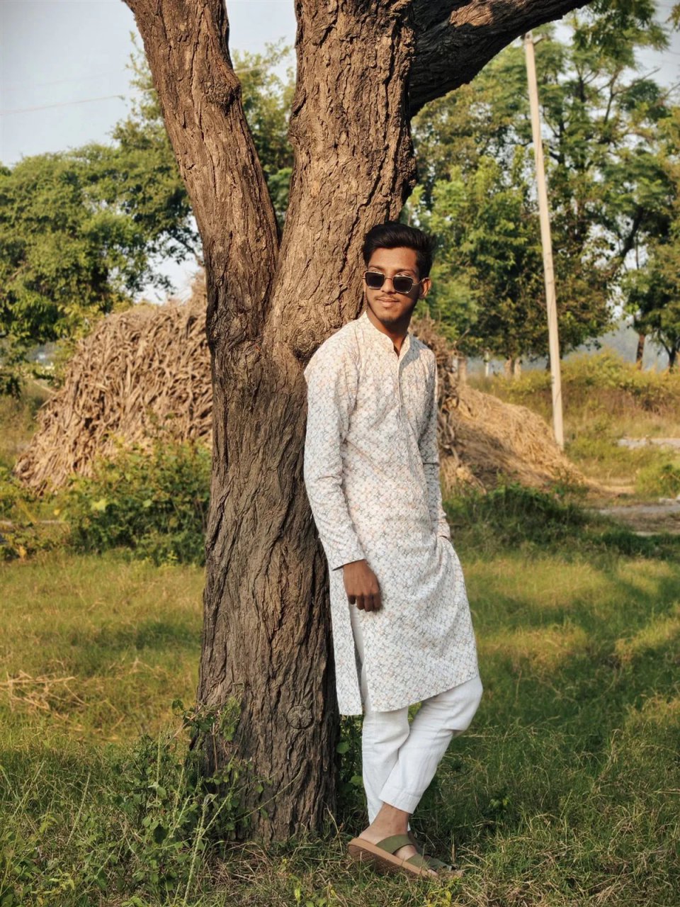 Men in panjabi celebrating Eid